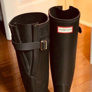 Hunter black boots